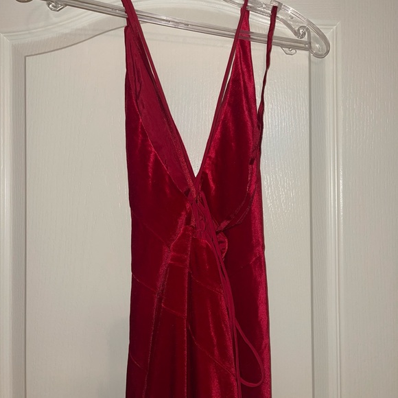 ASOS DESIGN RED CARPET DRESS - Picture 9 of 10